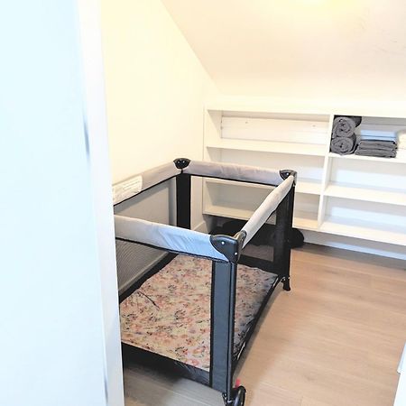 Centrally Located, Modern, 2 Bedroom Home Vancouver Exterior foto
